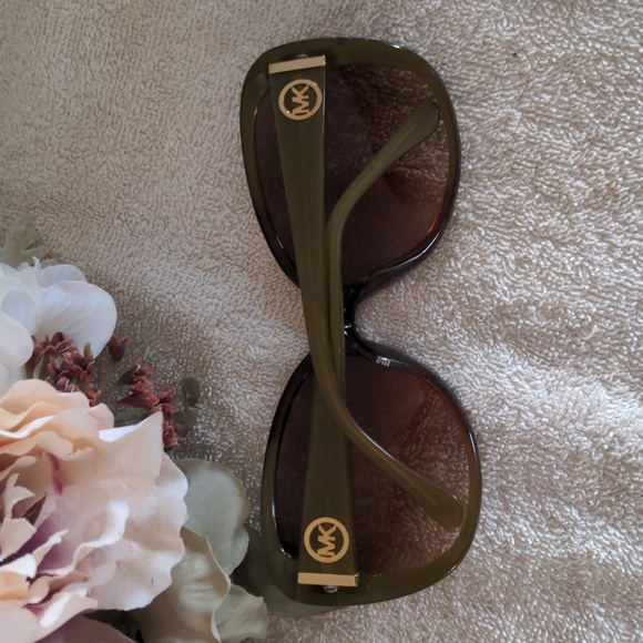 Michael Kors Oversized Sunglasses - Picture 8 of 9